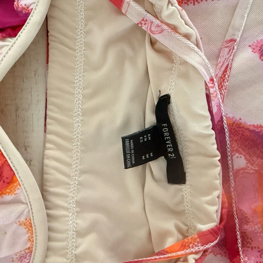 Two piece set - - Picture 6 of 7